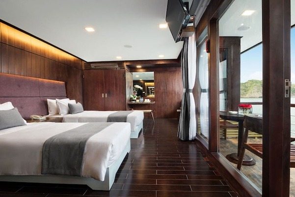 Rowing boats in Bai Tu Long Bay