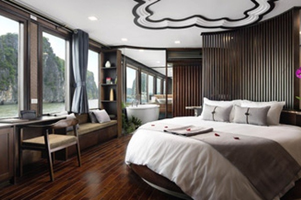 Rowing boats in Bai Tu Long Bay